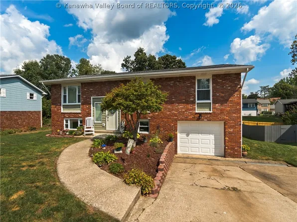 5307 Pamela Cir, Cross Lanes, WV 25313