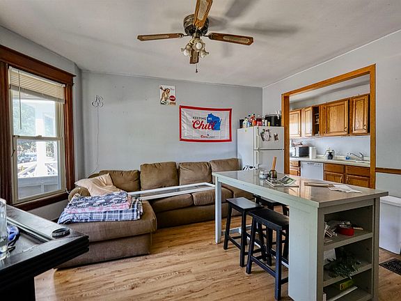 3rd image of 535 W Dayton St