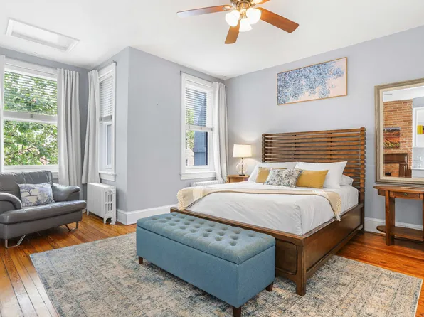 718 4th St SE, Washington, DC