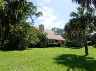 11099 Oakway Cir, Palm Beach Gardens, FL 33410