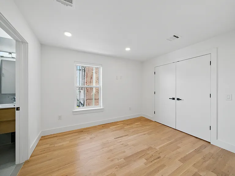 11 W Railroad Ave #2 — Photo 15