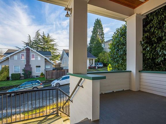2nd image of 2731 Nob Hill Ave N
