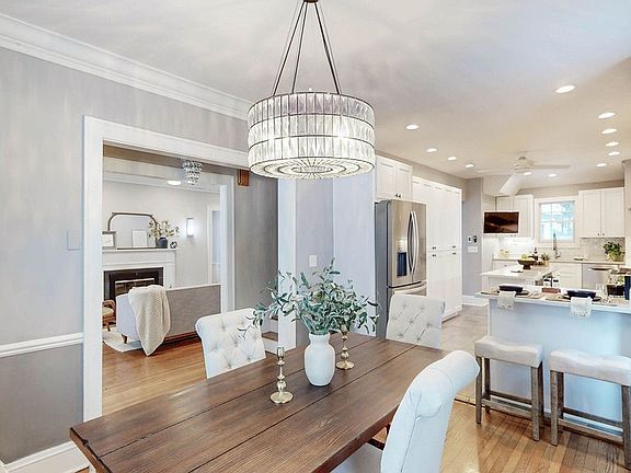 5th image of 3306 Kenmore Rd