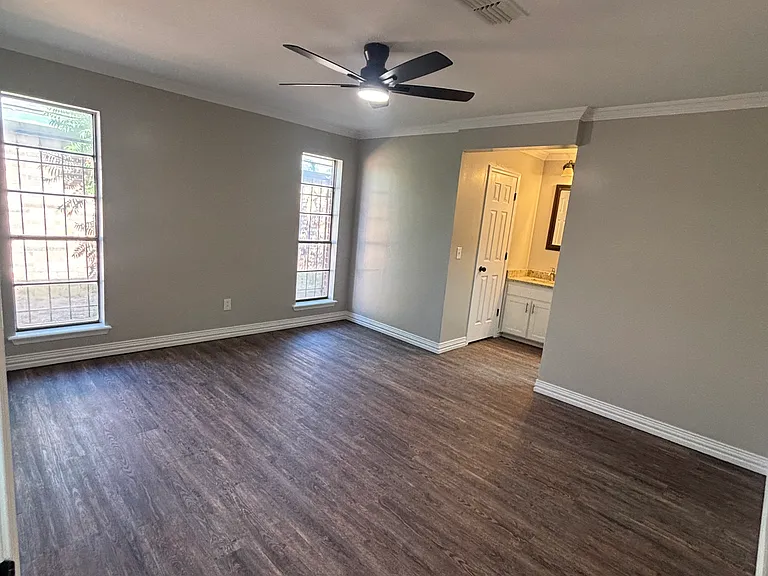 1137 Sugarloaf Dr — Photo 5