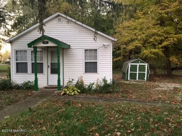 5611 Interlochen Rd, Coloma, MI 49038