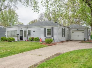 4201 Madison Ave, Des Moines, IA 50310