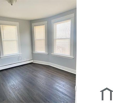 3rd image of 69 Ash St Unit 3