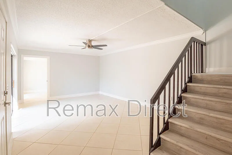 3 bed, 2.0 bath, 1572 sqft, $2,600 — Photo 3