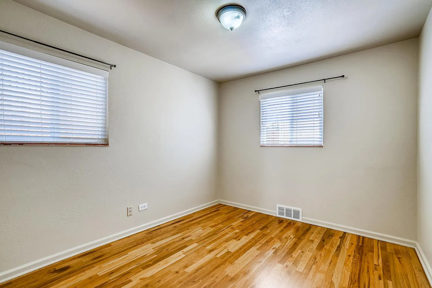 2 bed, 850 sqft, $1,875 — Photo 4