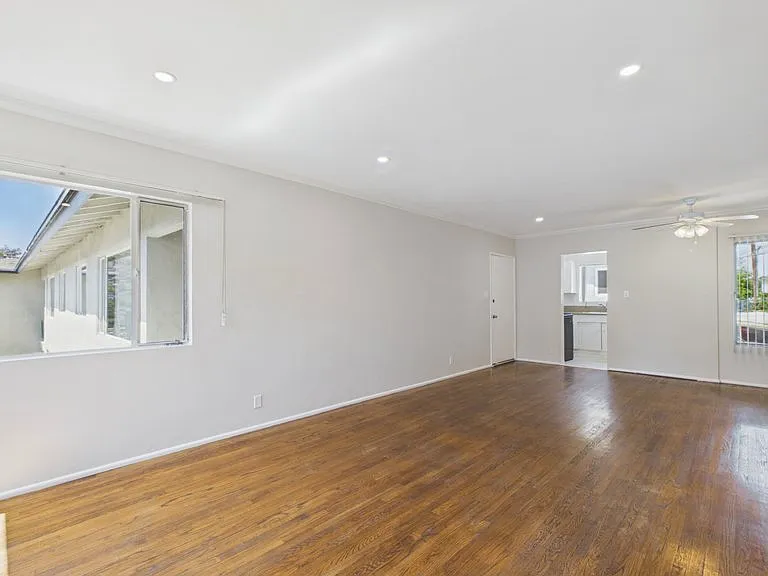 1720 Grevelia St #H — Photo 3