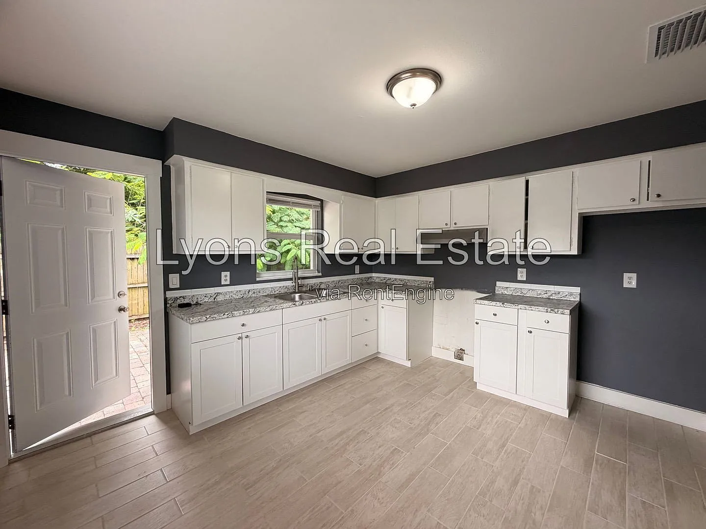 2 bed, 1.0 bath, 760 sqft, $1,400 — Photo 3