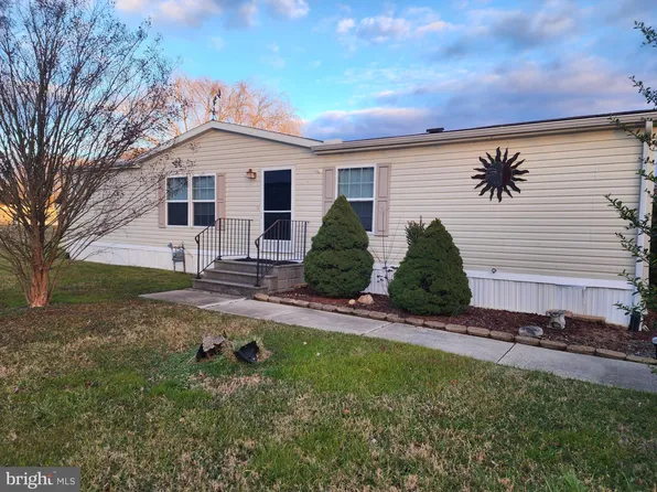 786 Fox Pointe Dr, Dover, DE 19904