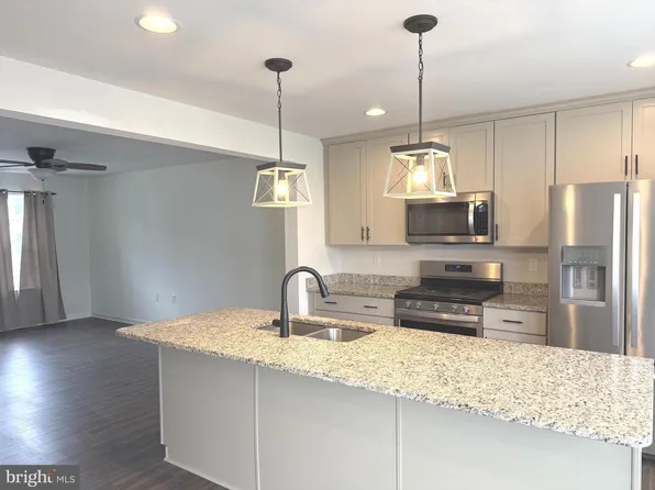80 Capshaw Rd, Martinsburg, WV 25403