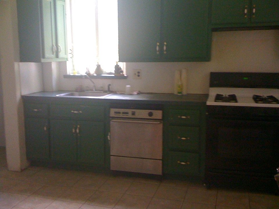 Eat in kitchen