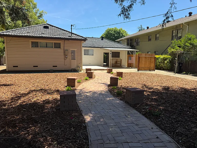 9550 Colton Ave — Photo 14
