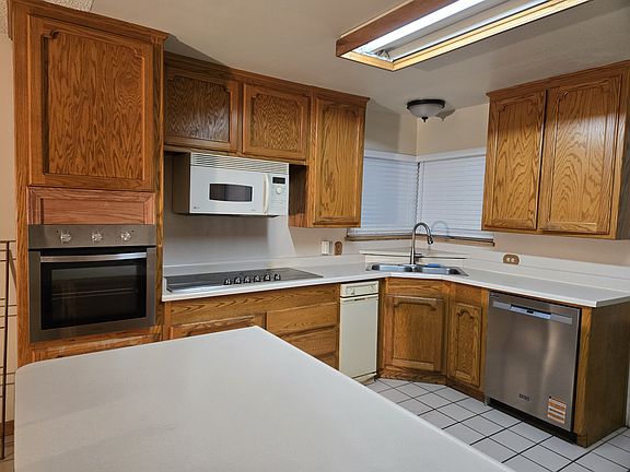 5th image of 111 Highlands Blvd