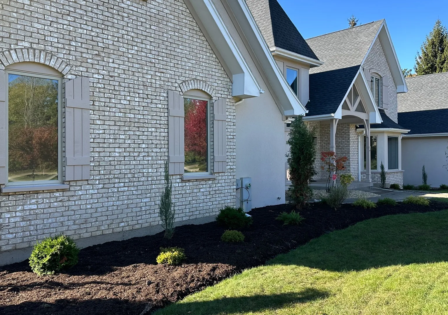6 bed, 8.0 bath, 10342 sqft, $20,000 — Photo 2