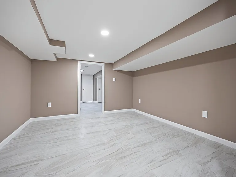 723 N Luzerne Ave — Photo 26