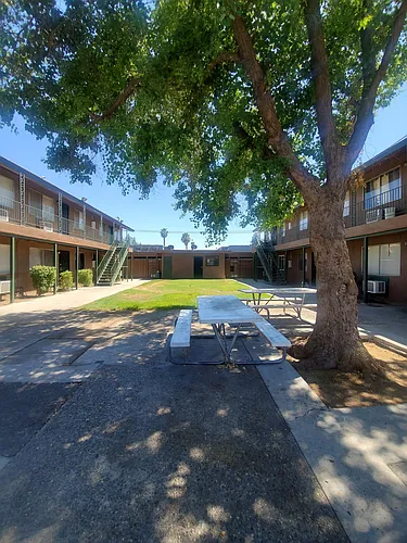 1379 E San Bruno Ave #F Photo 1