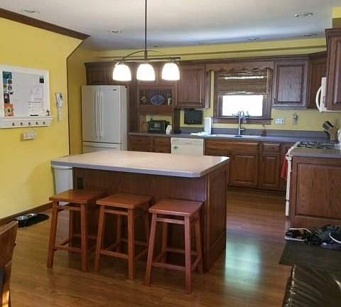 2nd image of 511 Oakwood Ave