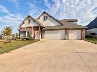 8709 Westlake Dr, Edmond, OK 73007