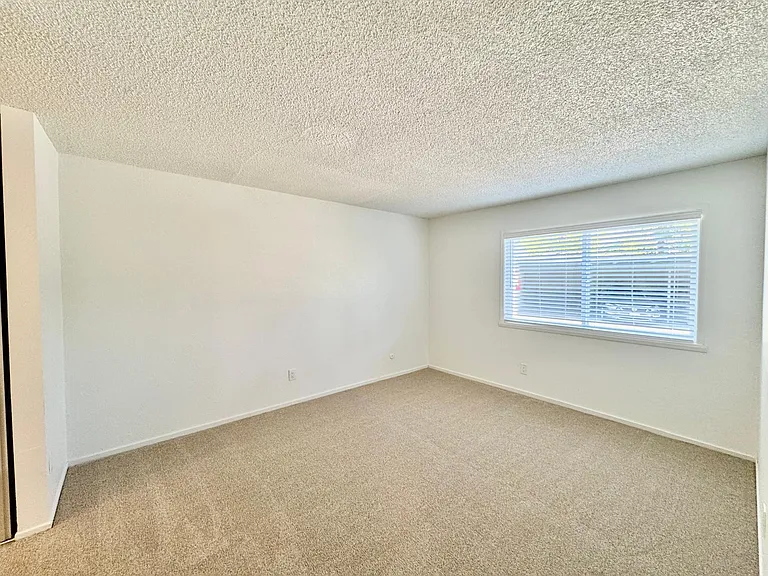 450 Alameda Del Prado #I — Photo 8