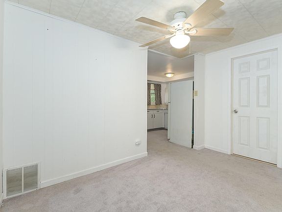 5th image of 220 Charles St