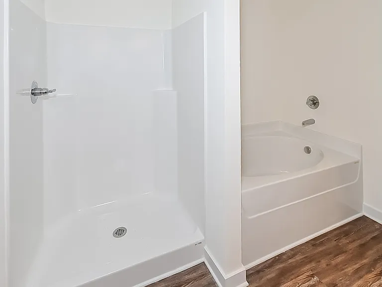 132 The Heights Dr — Photo 11