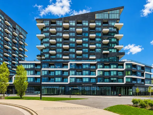 2485 Taunton Rd #726, Oakville, ON L6H 0L3
