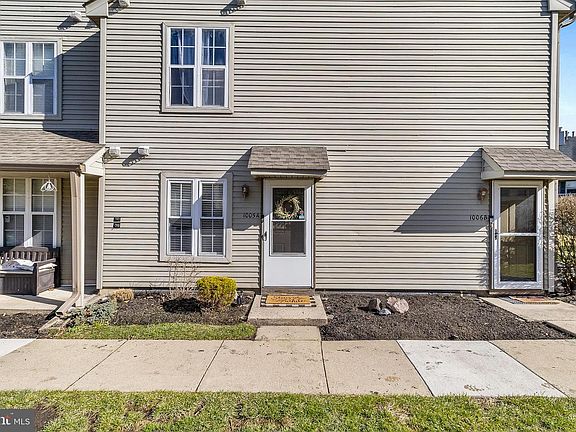 2nd image of 1005A Harwood Ct