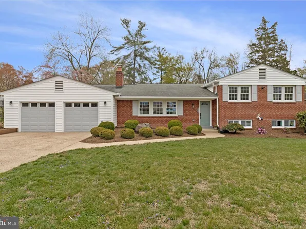 1915 Shannon Ct, Alexandria, VA 22306