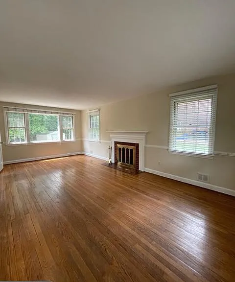 4408 Glenridge St — Photo 10