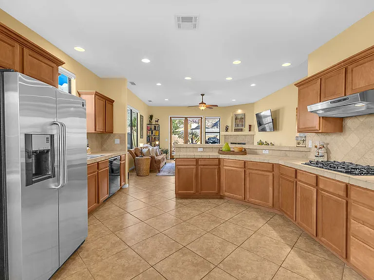 54052 Avenida Martinez — Photo 14