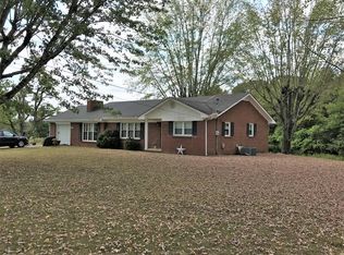 1655 Cordell Hull Mem Dr, Byrdstown, TN 38549