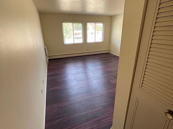 5th image of 1161 W Carriage Dr #1