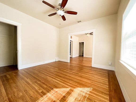 4th image of 2522 Capitol Ave #3