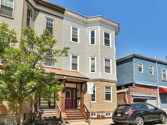 3rd image of 155 N St