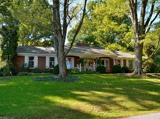 3135 Magnolia Dr, Hendersonville, NC 28792