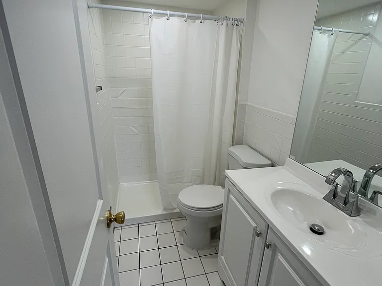 625 Broadmoor Dr #F — Photo 5