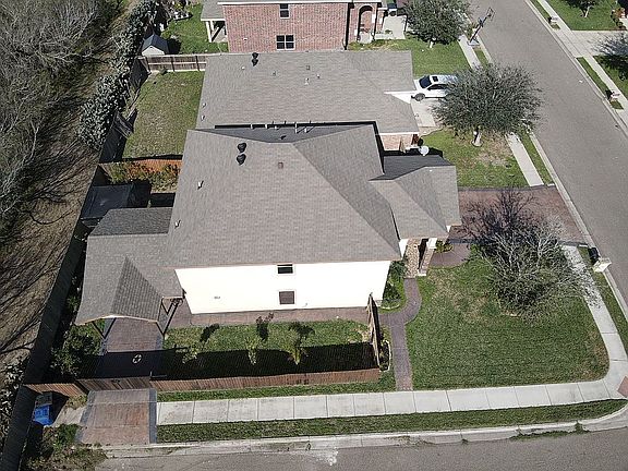 4th image of 4501 Pelican Ave