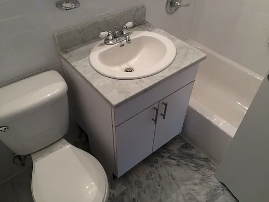 Rented by Solil Management | media 3