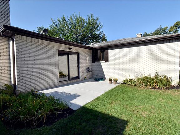 2nd image of 222 Barbados Dr