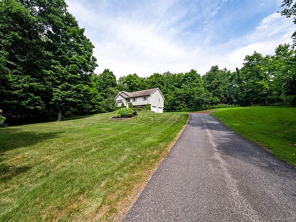 2nd image of 7 Hasbrouck Dr