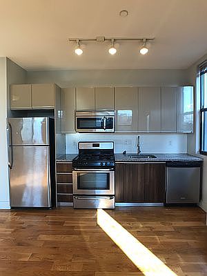 4th image of 41 Kosciuszko St APT 420