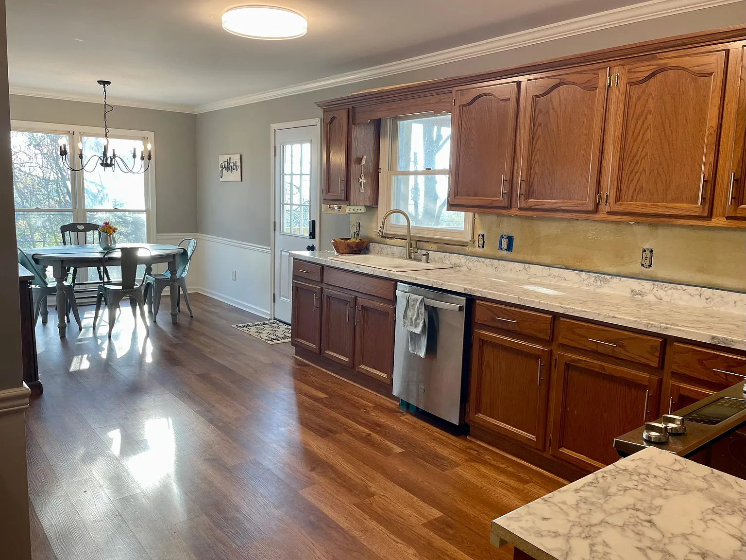 2405 Jamestown Dr — Photo 4