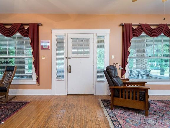 5th image of 2114 Boulevard Napoleon