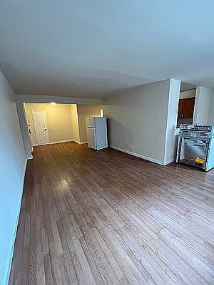 2nd image of 34-01 Parsons Blvd #G2