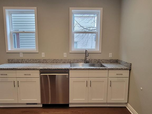 5th image of 108 E Meinecke Ave