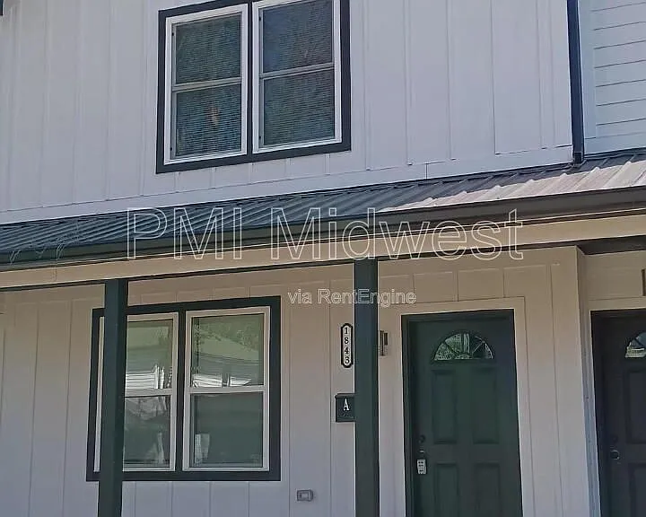 1843 N Dexter St #B — Photo 1