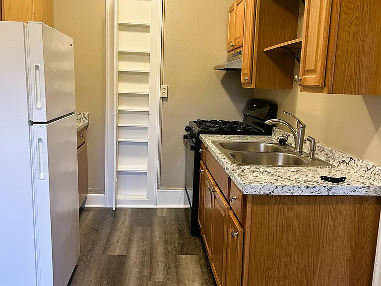 Tipperary Hill Apartments — Photo 7